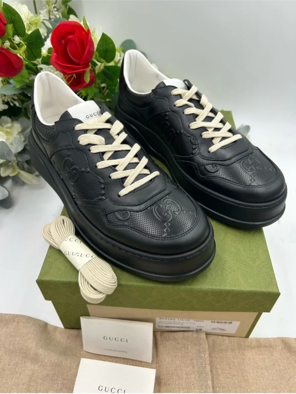 Men’s Gucci GG embossed leather sneakers size 10.5 made in Italy